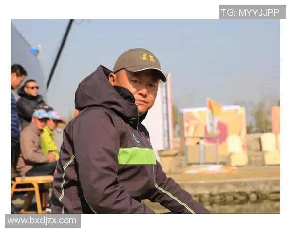 大阪樱花与馨田喜悦的激烈对决展现足球魅力与青春风采