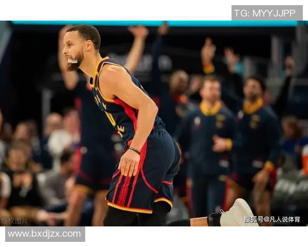 库里带领勇士战胜尼克斯全队庆祝瞬间回顾与精彩时刻分析