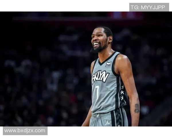 篮网对阵奇才赛场热情高涨球迷为杜兰特加油助威展现团结精神 篮网对阵奇才赛场热情高涨球迷为杜兰特加油助威展现团结精神