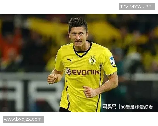 莱万的足球传奇之路：从天才少年到世界顶级前锋的蜕变与荣耀